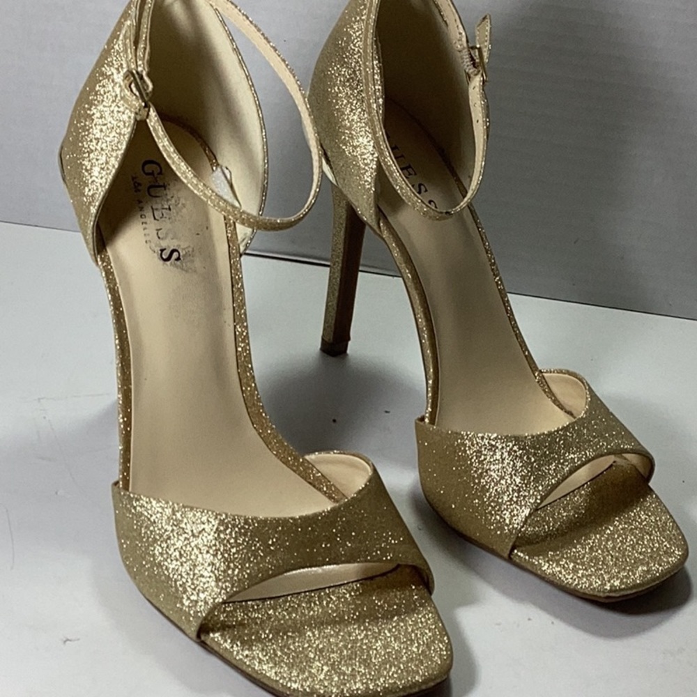 Guess - Picture 6 of 10